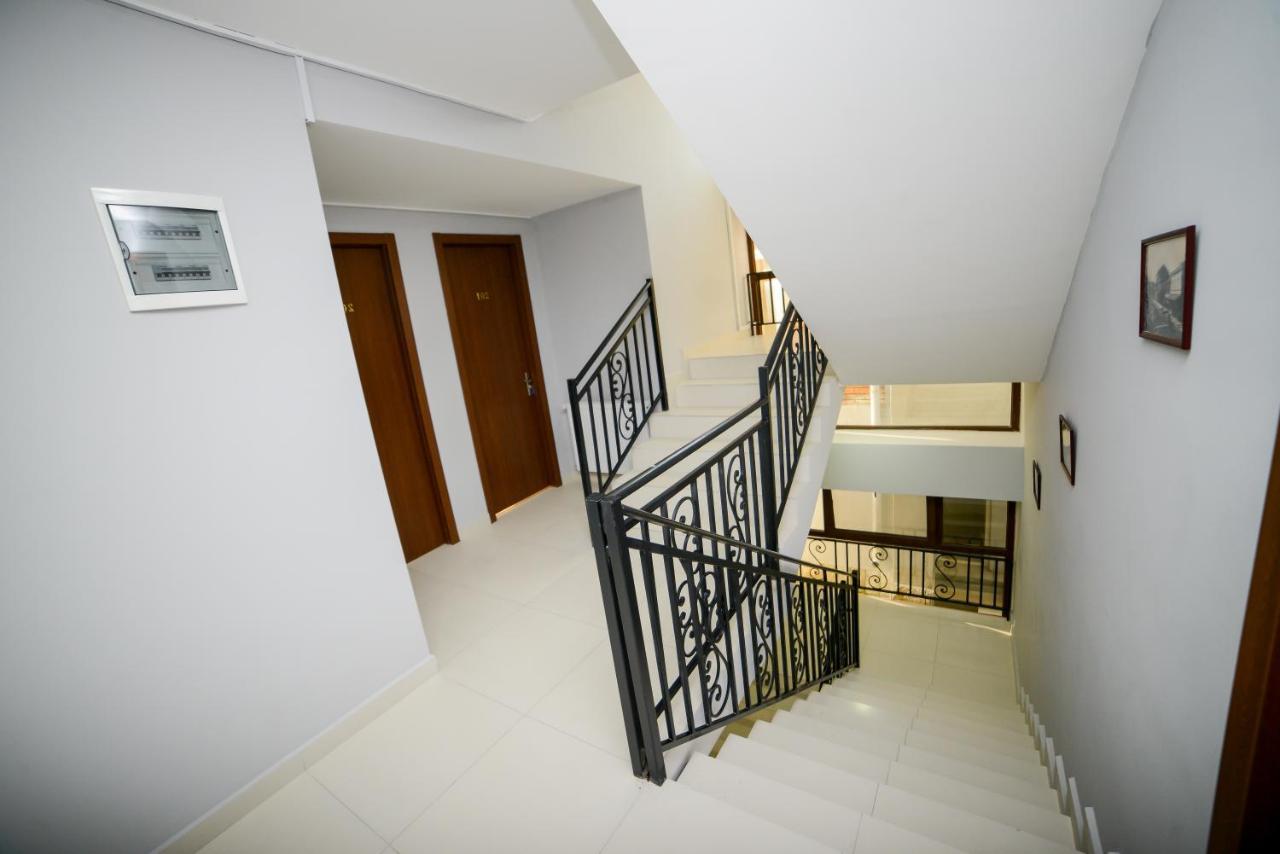 Lemon Hotel Kutaisi Exterior photo