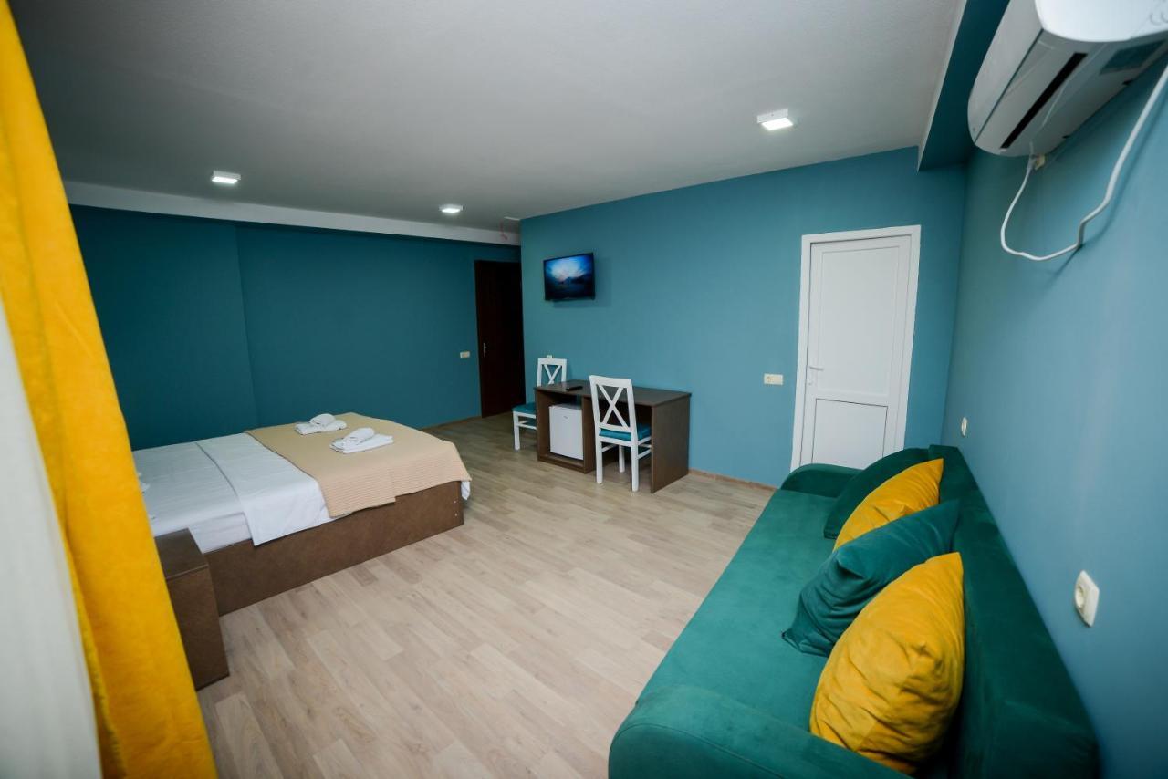 Lemon Hotel Kutaisi Exterior photo